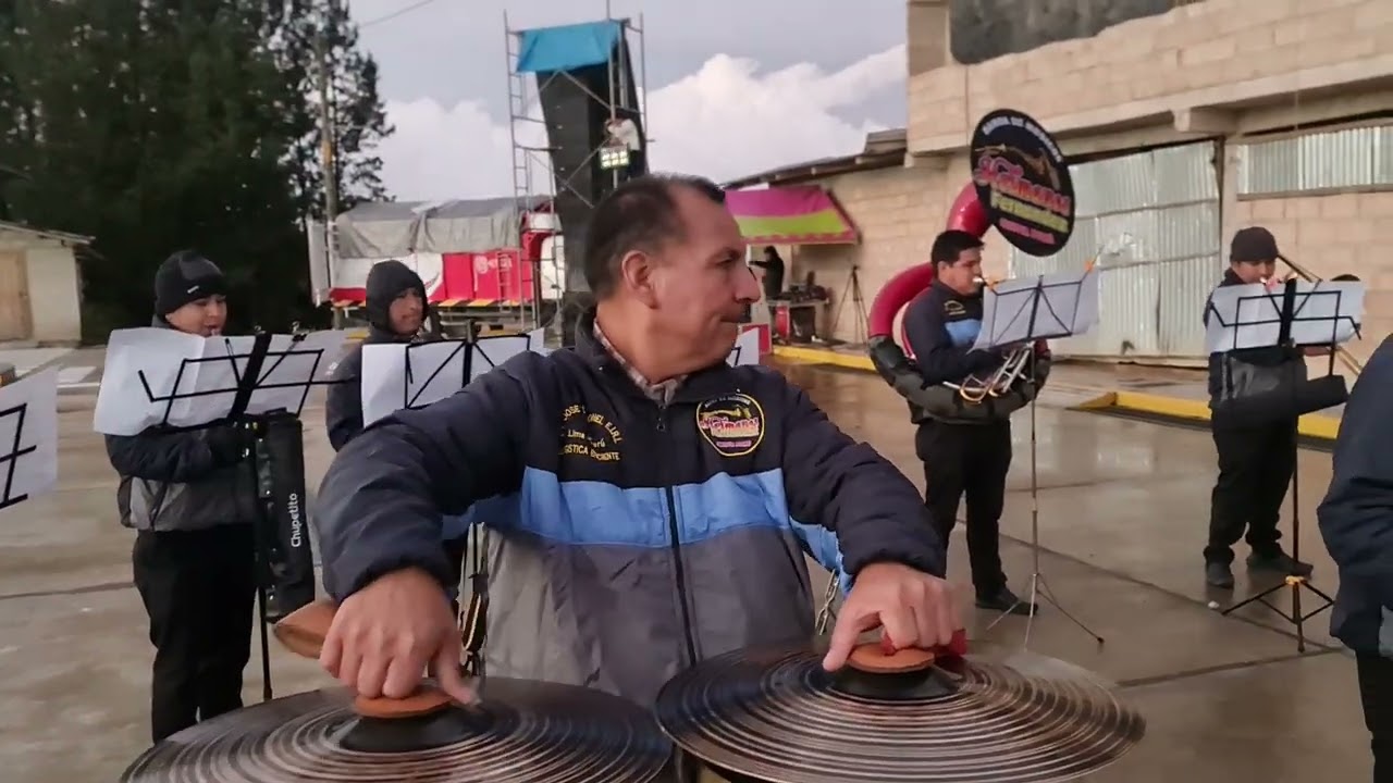 Marinera y Mix de Huaynos BANDA DE MÚSICOS HNOS. FERNÁNDEZ | El Chencho Chugur 😌