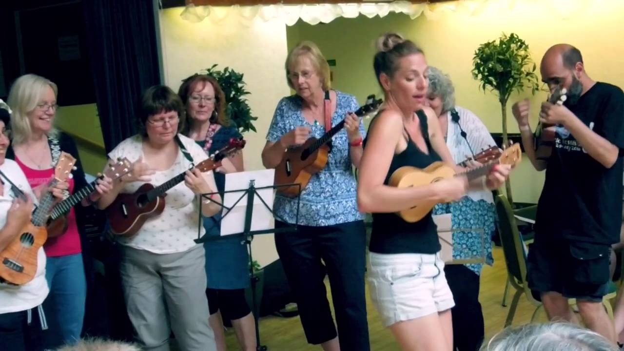 Mersey Belles Workshop Performance at the Isle of Wight Ukulele Festival, and a birthday surprise!