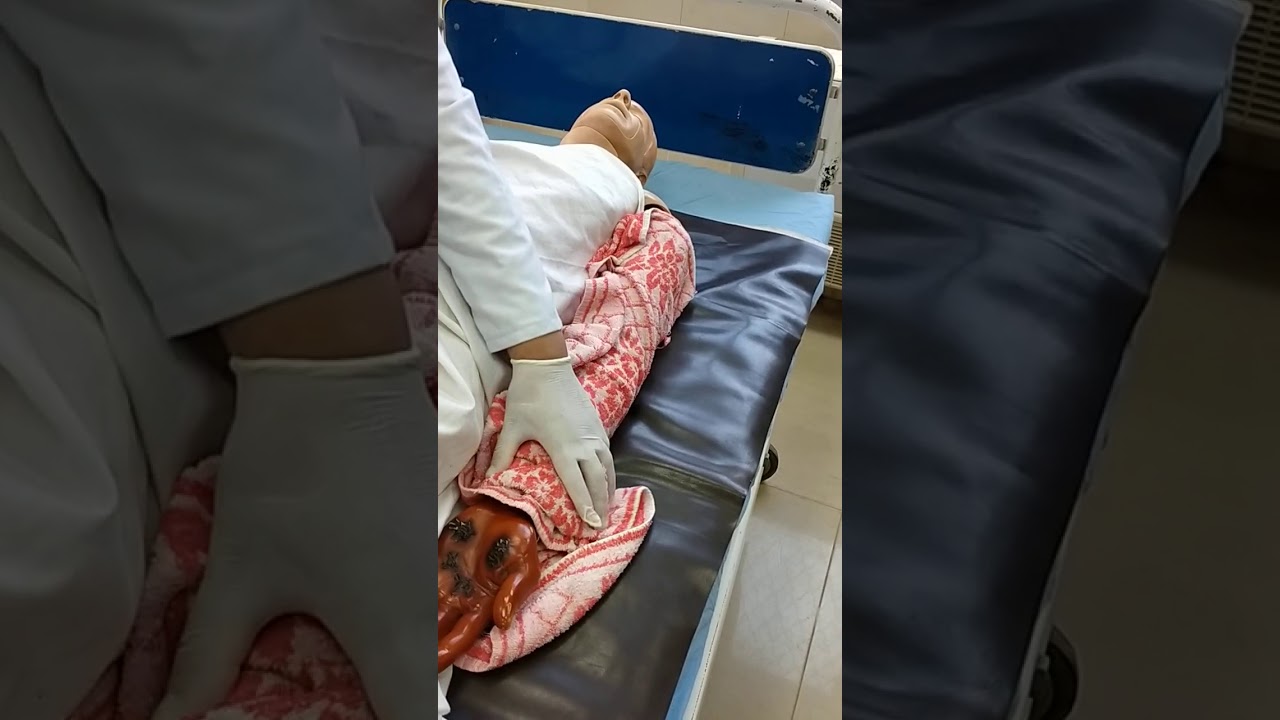 محاضرة عملى التقنى د/نورا  مادة تمريض باطنى جراحى بعنوان bed bath  فرقة اولى الجمعة 20/3/2020