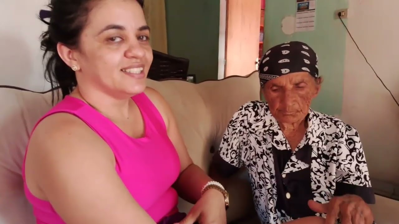 COMO ESTÁ MINHA TIA COM 92 ANOS.