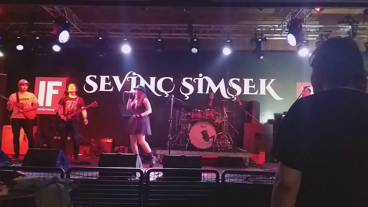 Sevin&ccedil; Şimşek &bull; Senden Daha G&uuml;zel (Duman Cover - If Performance Hall Beşiktaş)