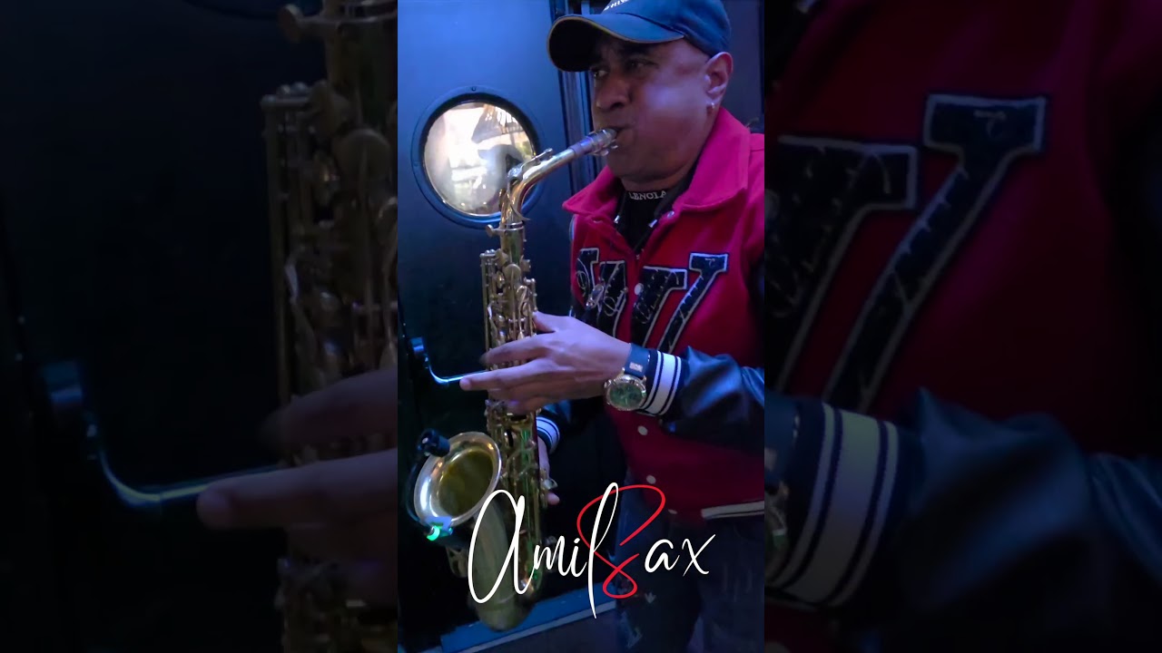 Amil sax x Karol G en la sala banus 