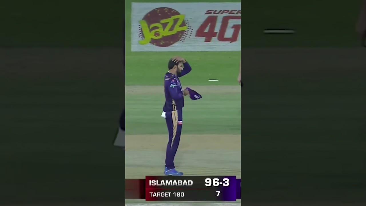 Shadab Khan OUT! #HBLPSL8 #SabSitarayHumaray #IUvQG #Shorts #SportsCentral MI2A
