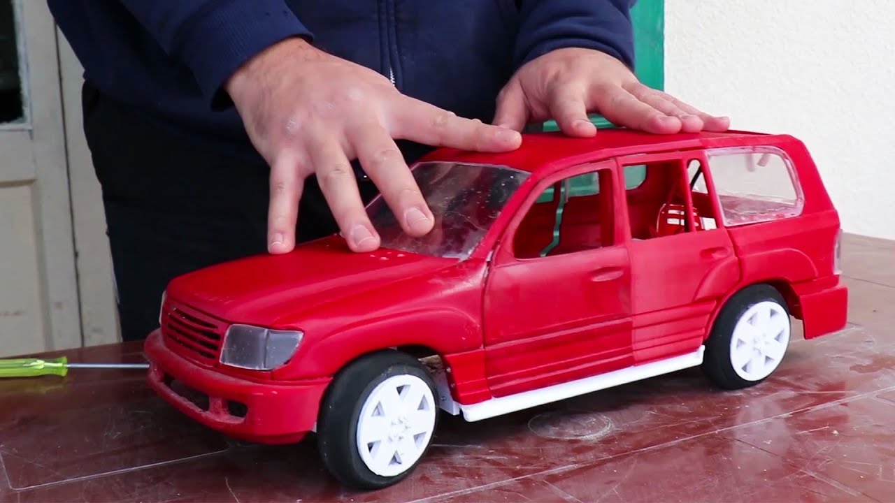 طبعت سيارة لاند كروزر تعمل بالتحكم عن بعد | Building a working RC Toyota SUV (3D printing)