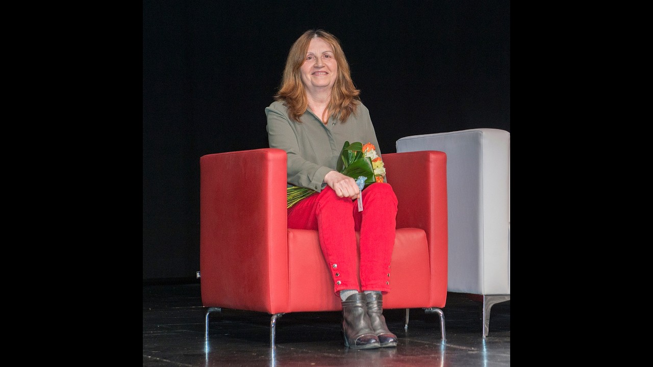 GALA IGUALTAT AMB NOM PROPI 2026 DISTINCIÓ EN L'ÀMBIT LITERARI A L'ESCRIPTORA M. CARMEN SÁEZ LORENTE