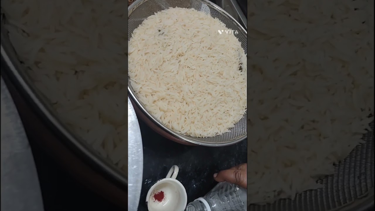 #chickenbiryani#chickenlover#biryanilover#non-veg#chickenbiryani#ekbarrkhaybarr baar manway..☺