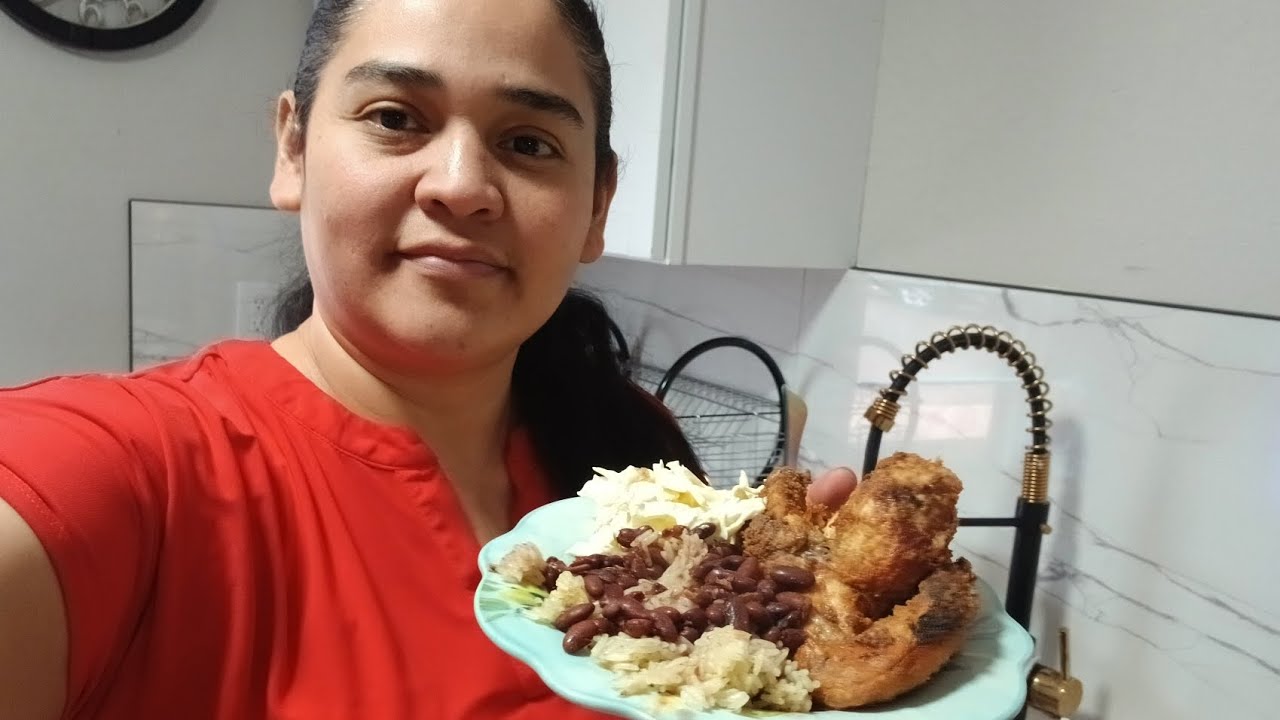 A comer pollo frito 