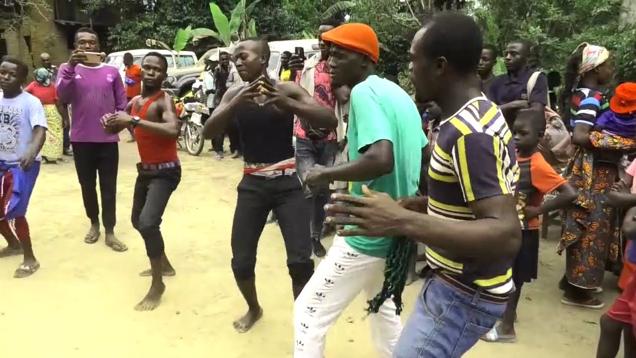 FARA FARA KITUENI DE MBATA MBENGI A MANDU MAYOMBE KONGO CENTRAL