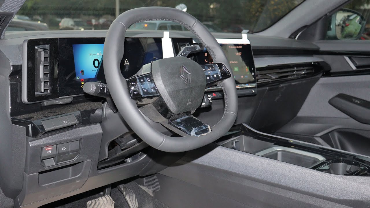 Renault Austral 2025 Evolution, глянцевый жемчужно-белый обзор