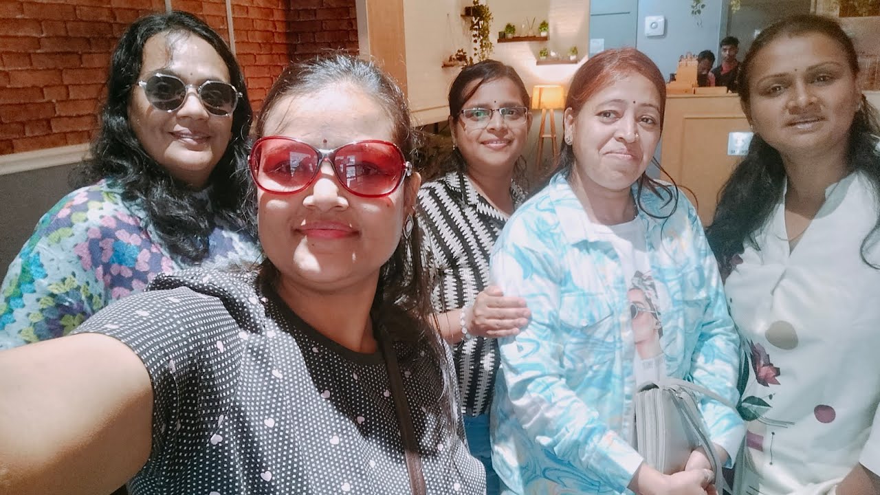 At the cafe with a friends , neha Maheshwari.