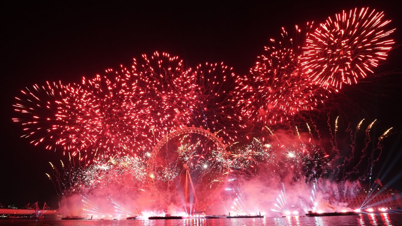 London welcomes the New Year in spectacular style