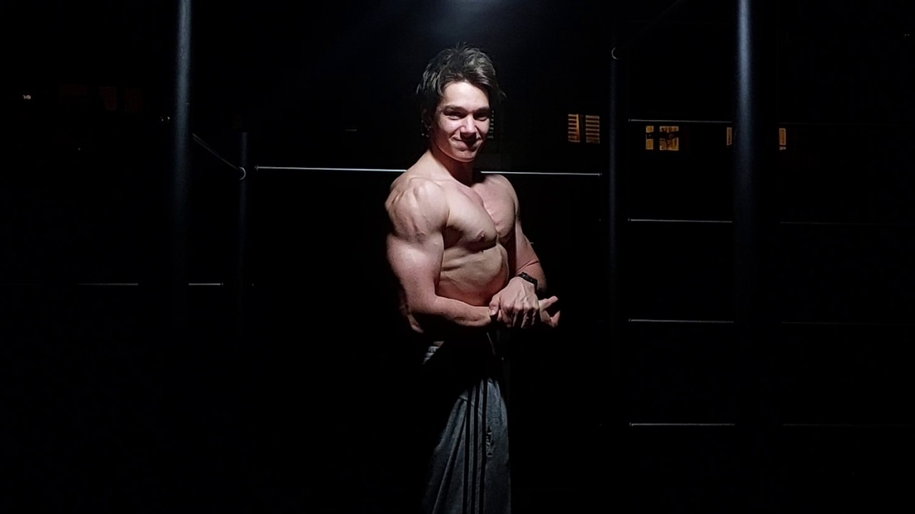 Late Night CALISTHENICS - Vlog 5