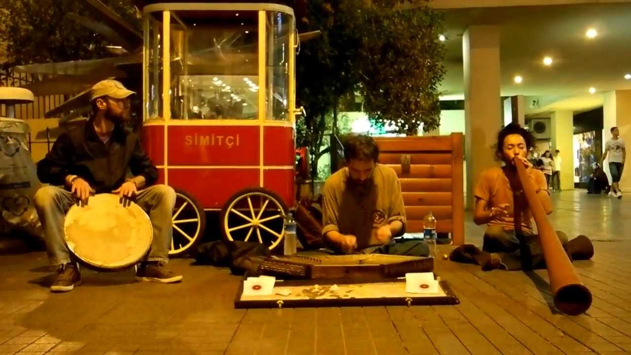 Istanbul street  jam session.....santoor didgeridoo def　ディジュリドゥ・サントゥール・デフ