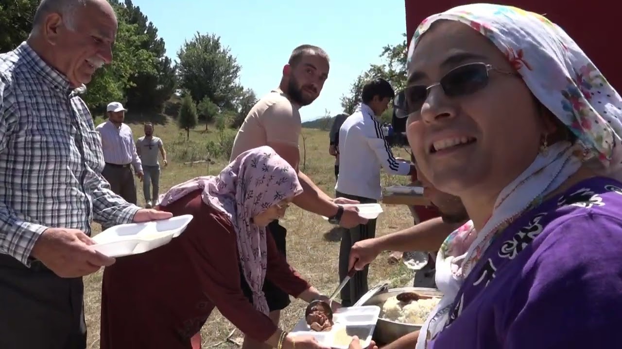 YILANLI KÖYÜNDE YEMEK