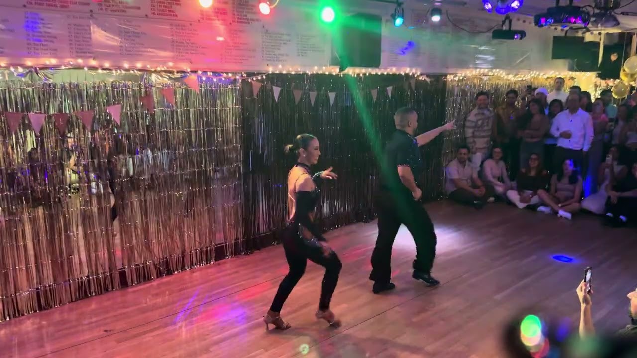 Gigi & Eli birthday social 26 _ No eres tu 
