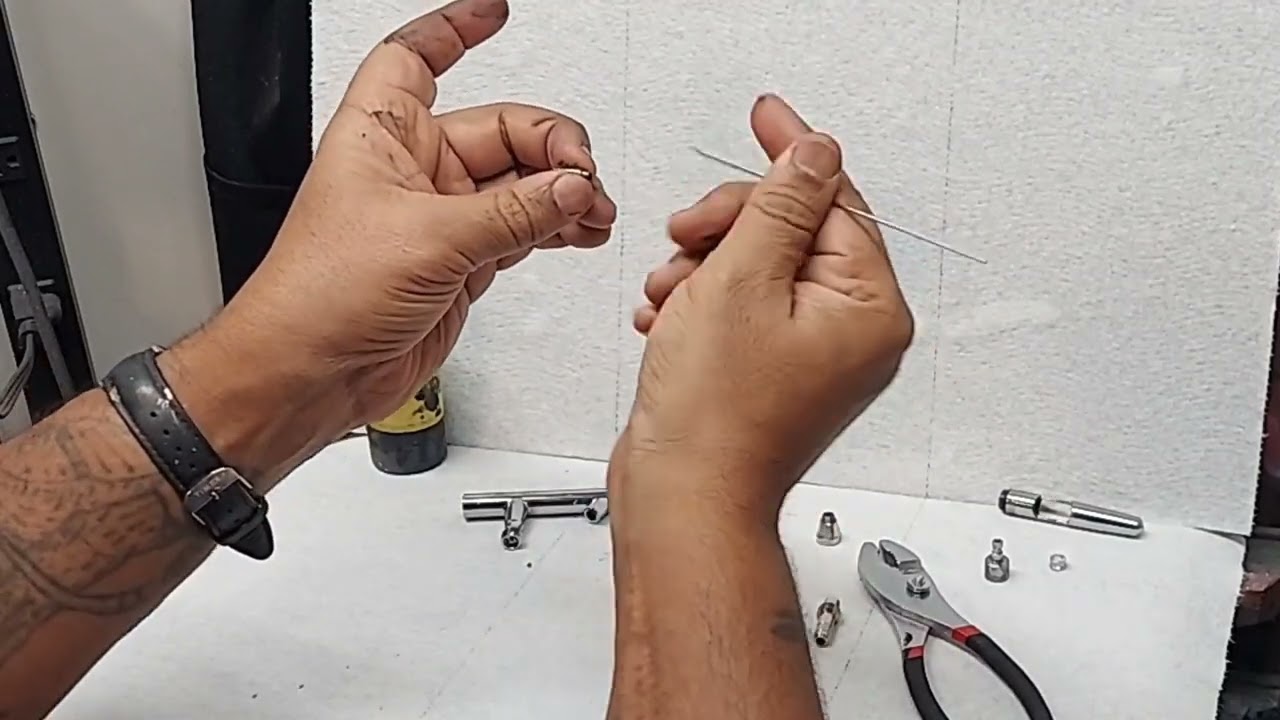Lesson 1: DISASSEMBLY & TROUBLESHOOTING OF IWATA HP-BCS Bottle AIRBRUSH. (How to Airbrush by Paws21)