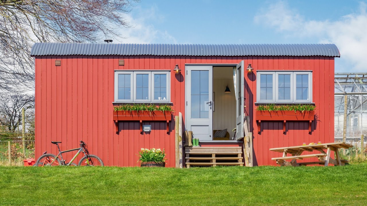 The Most  Luxurious Beautiful Bankhead Shepherds Huts Cottage