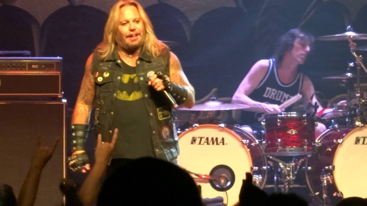 Vince Neil LIVE - Piece Of Your Action & Looks That Kill - 7-16-2016 - St. Charles, IL