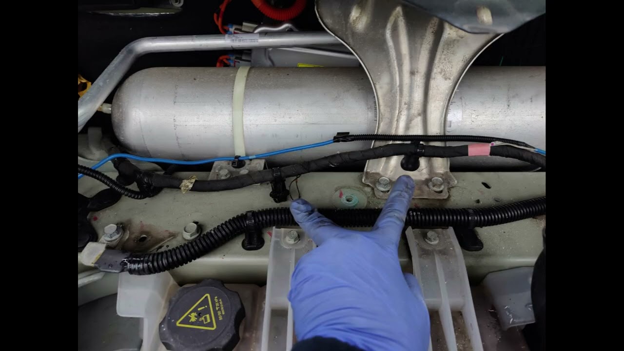 How to replace Tesla Model X DCDC Converter Gen 2 Fuse