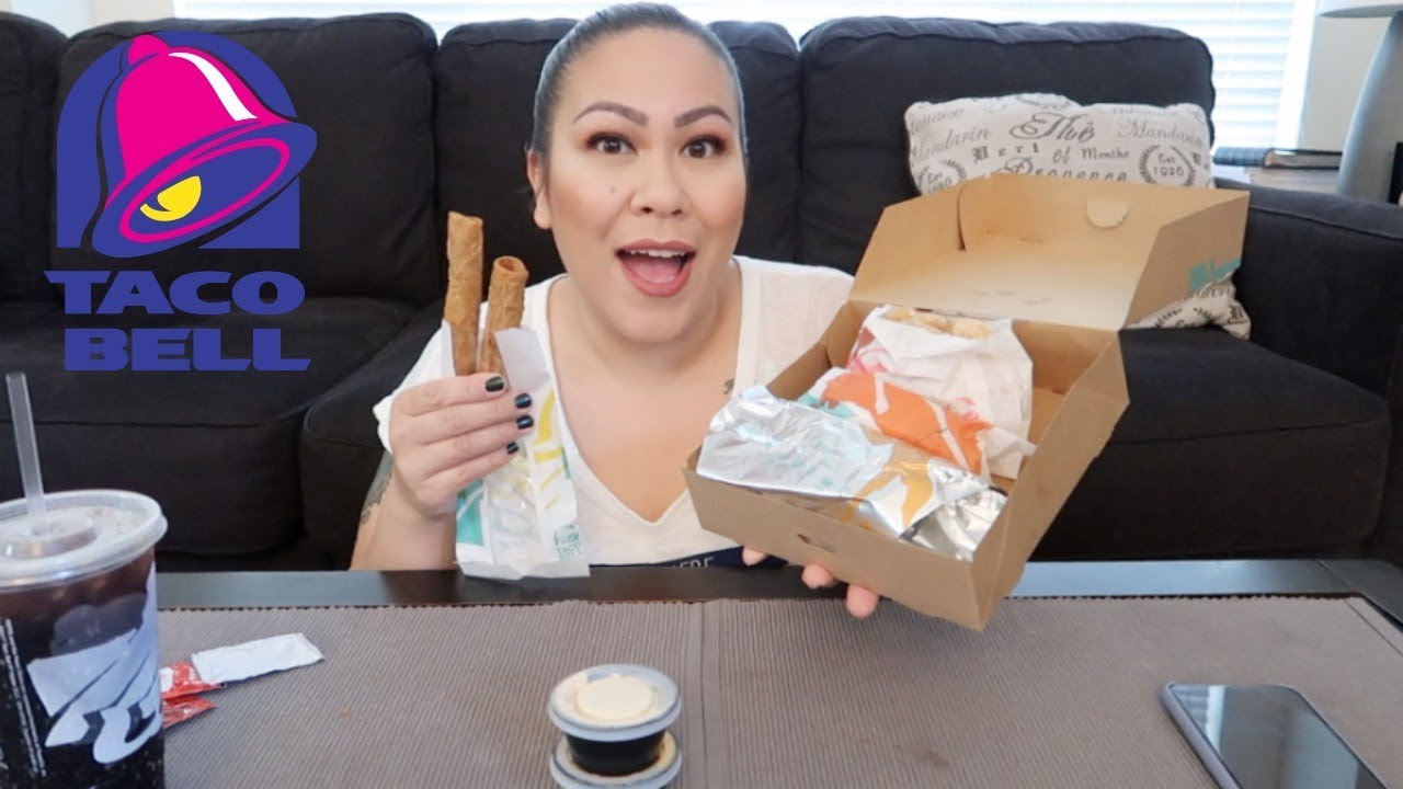 TACO BELL DOUBLE CHALUPA BOX & ROLLED CHICKEN TACOS | EAT WITH ME
