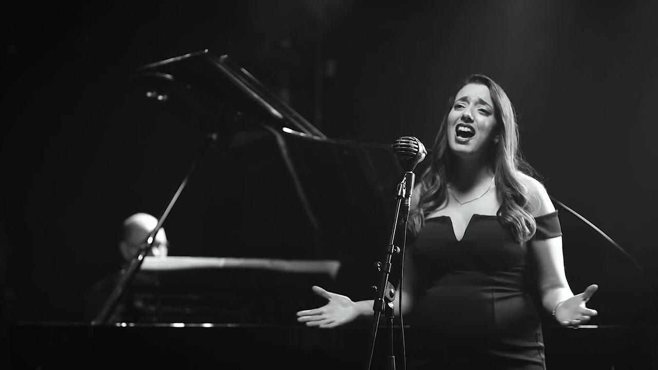 Halayla Betaut - הלילה בטעות