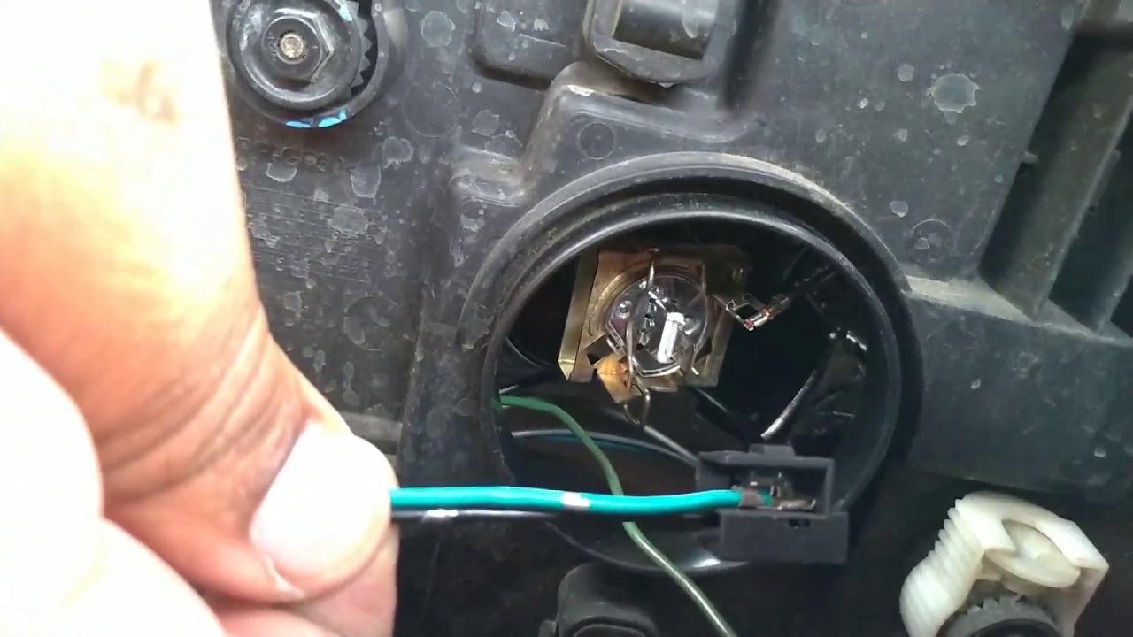 Lâmpada Halógena queimando com frequência