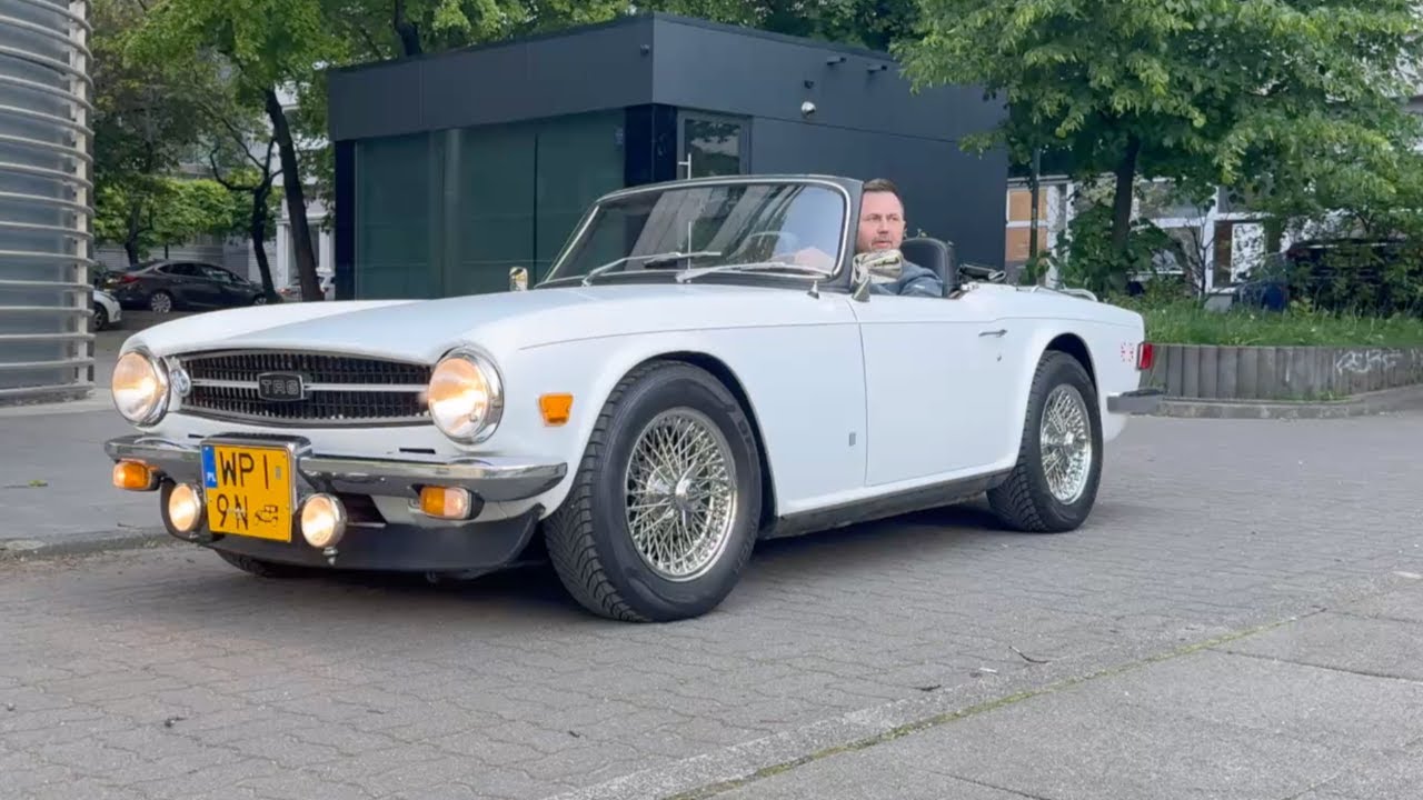 Mały, ale wariat! TRIUMPH TR 6 na drodze - jak jeździ?