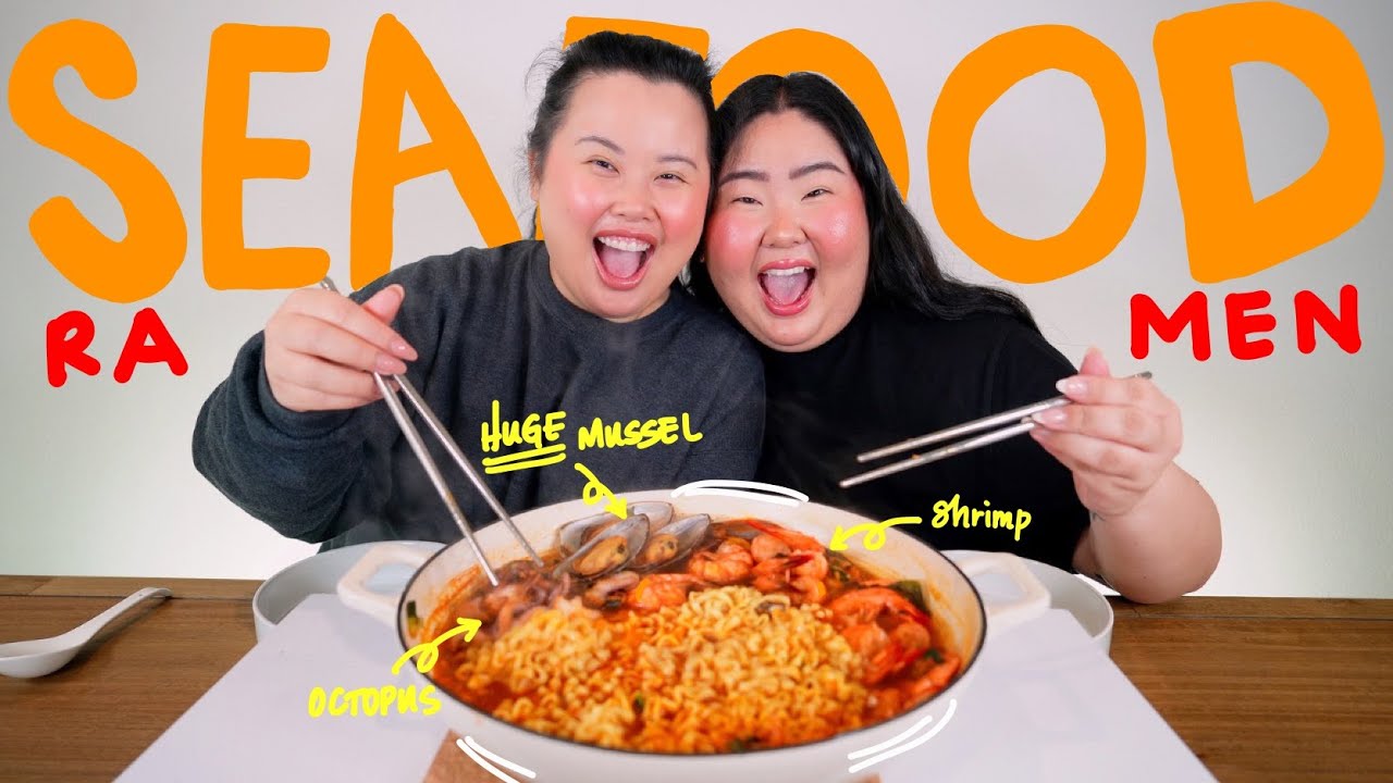 SPICY SEAFOOD RAMEN 짬뽕 w/ HUGE MUSSELS, SHRIMP, OCTOPUS MUKBANG 먹방 | MONDAY MUNCHIES