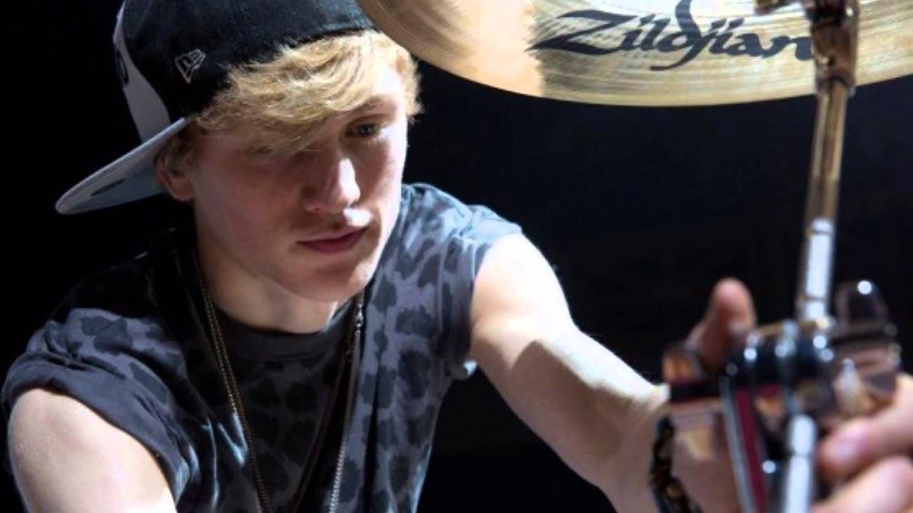 Tristan Evans - The Vamps *.*