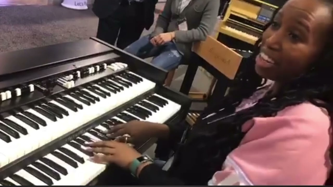 Organist Smashing this song *Must See* #Top10musicians