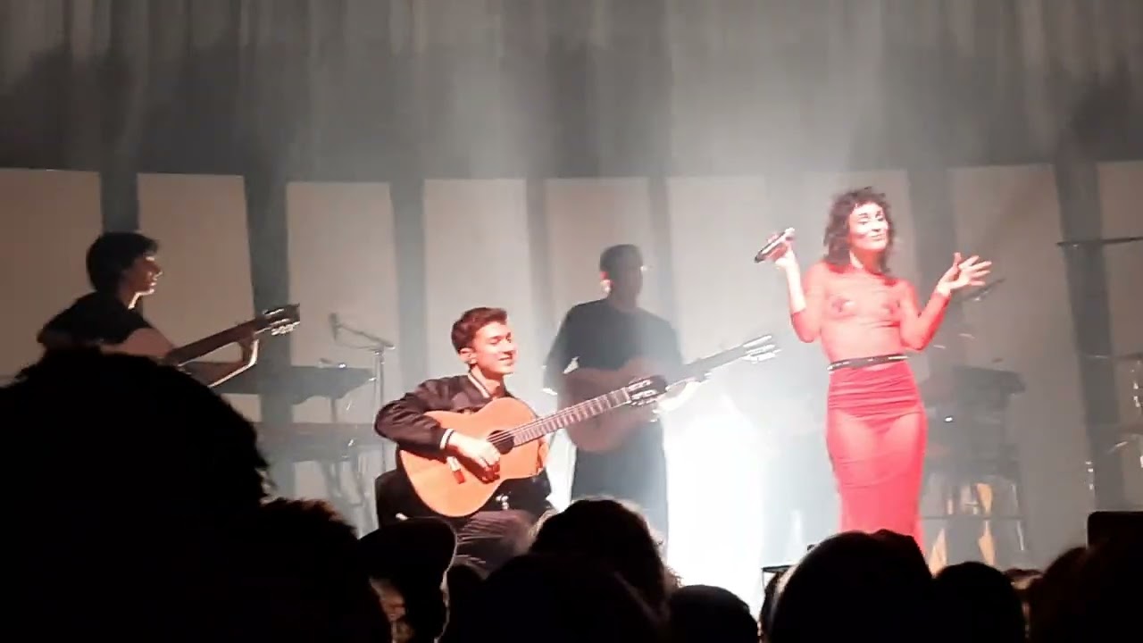 Barbara Pravi - Les ruines (La Cigale Paris, 09-11-2024, ft. Thibaut Garcia)