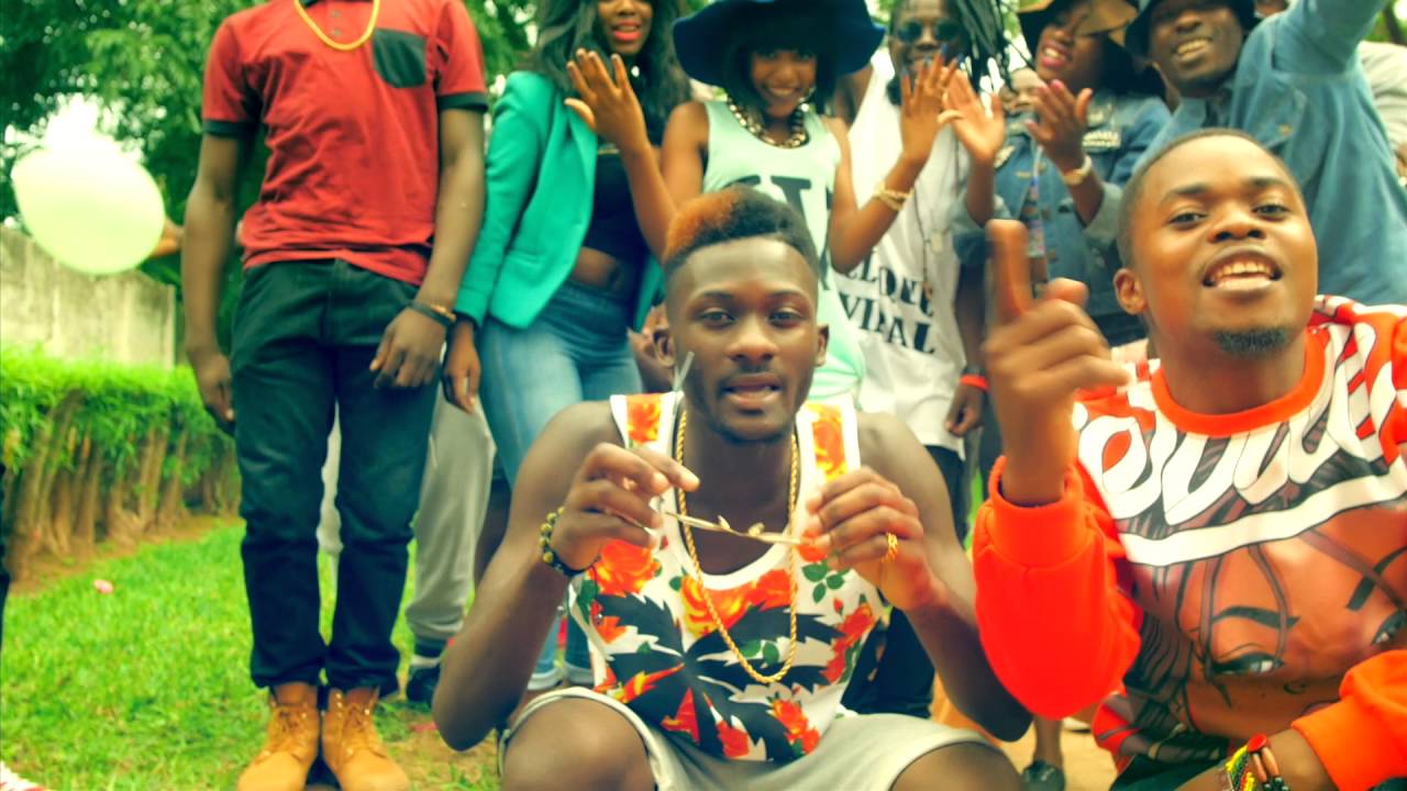 REDWINGZ ft Malz   Efyo Chinonene Official Music Video