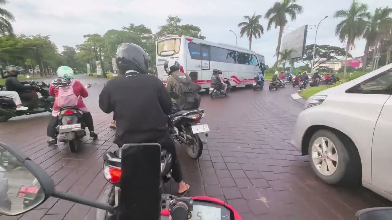 kondisi Jalan Rorotan Menuju Jalan Jakarta Garden City/JGC