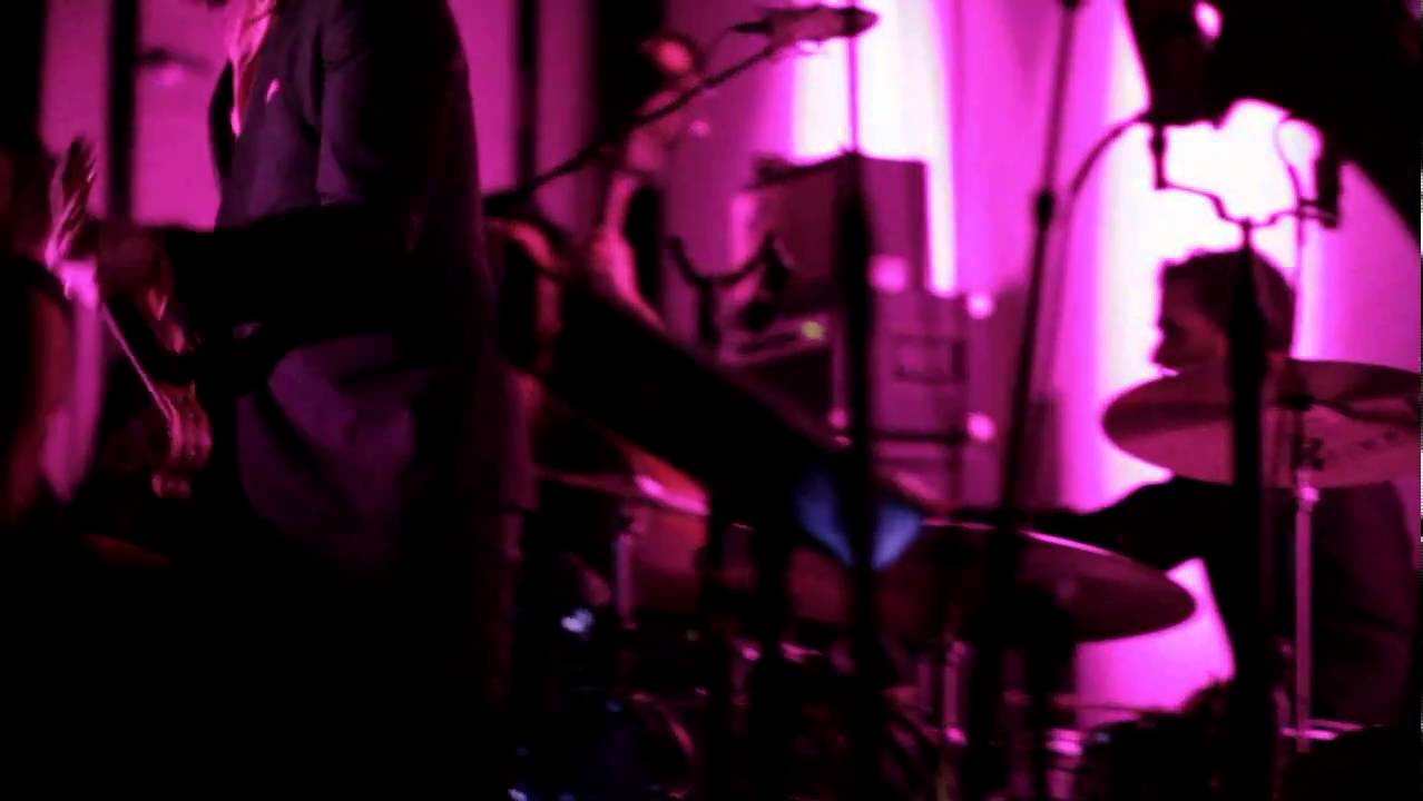 Wanda Jackson: "Riot in Cell Block # 9" (feat. Jack White)