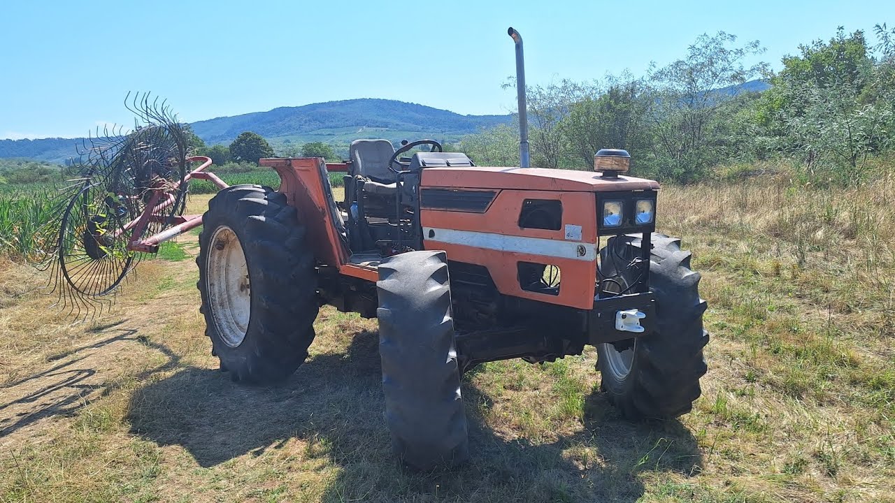 Am mai facut niste baloti pentru oi. Cu noul tractor