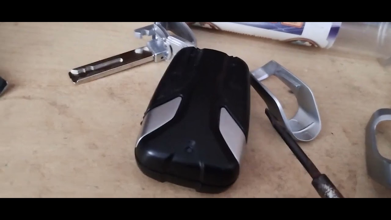 VOGE DS900X remote control battery change