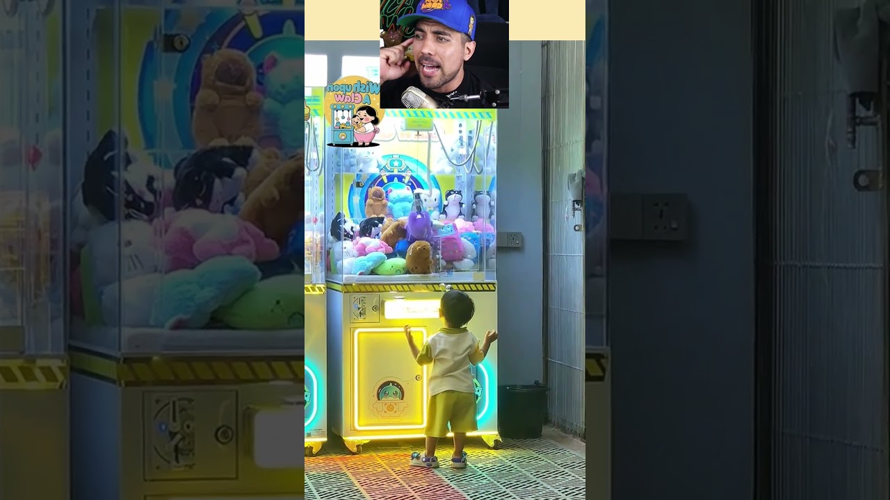 Se burlaban de &eacute;l pero... #maquinadegarra #clawmachine #arcade