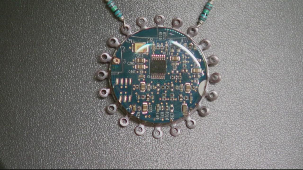 ECO9 | Turning e-waste in art