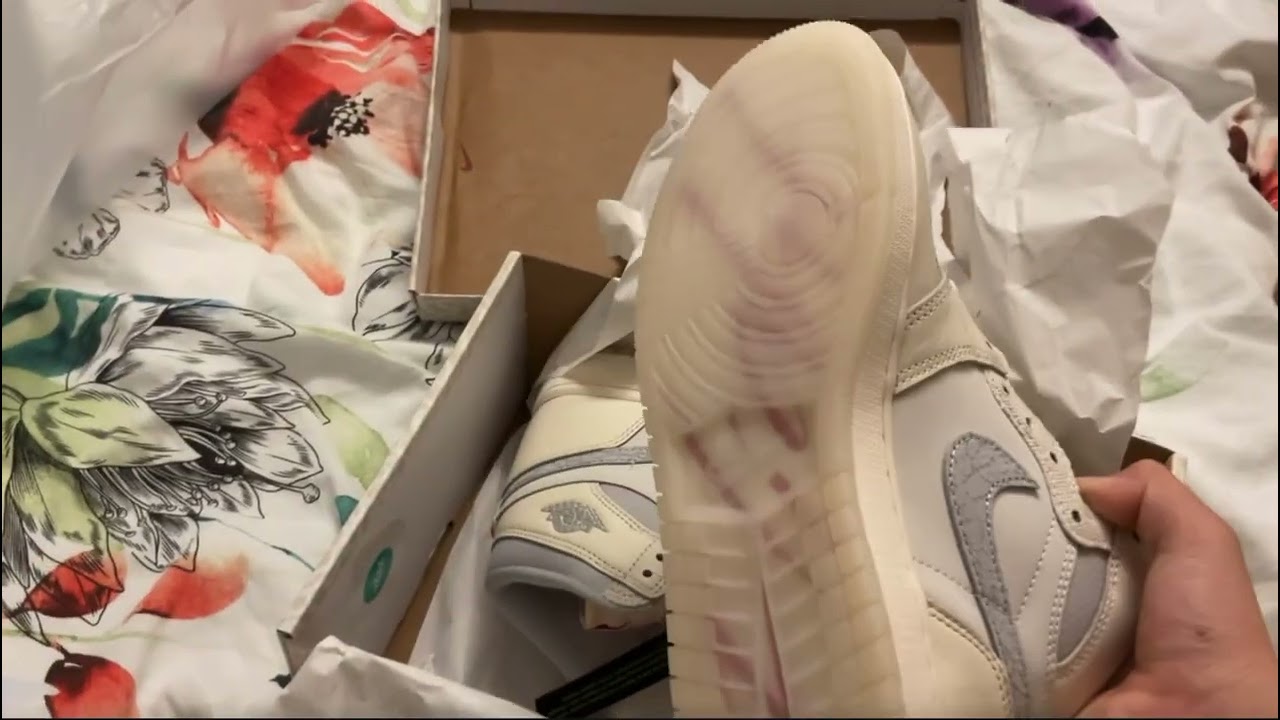 Air Jordan 1 retro high OG snail and pale ivory review