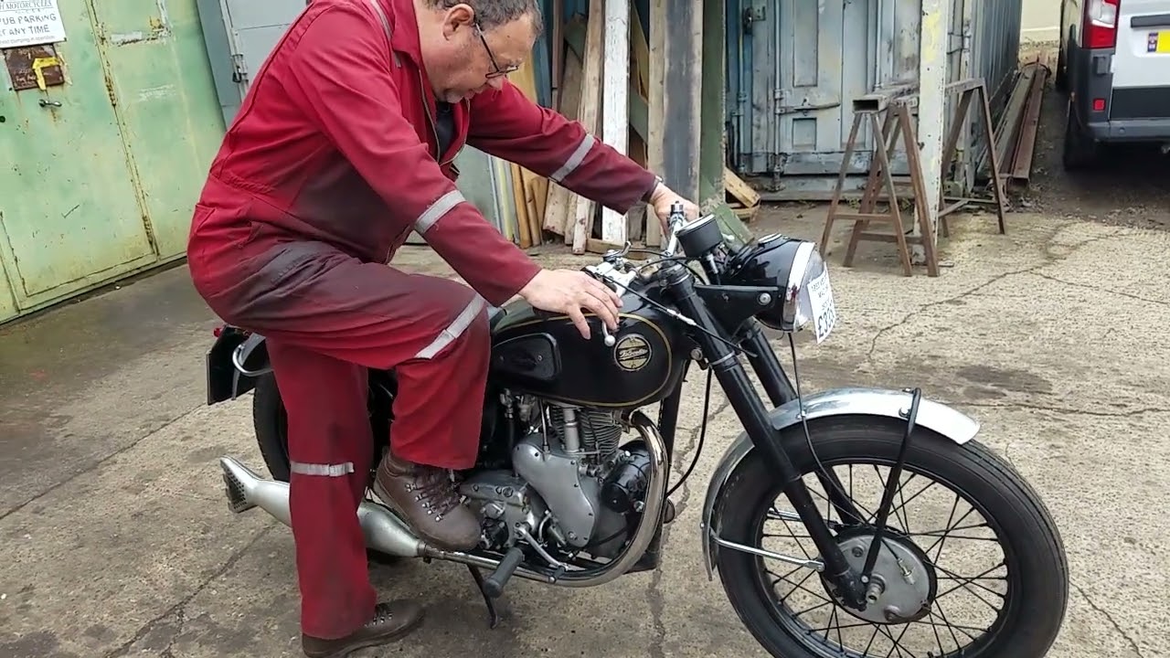 1953 Velocette MAC 350cc at Andy Tiernans #09253VEL