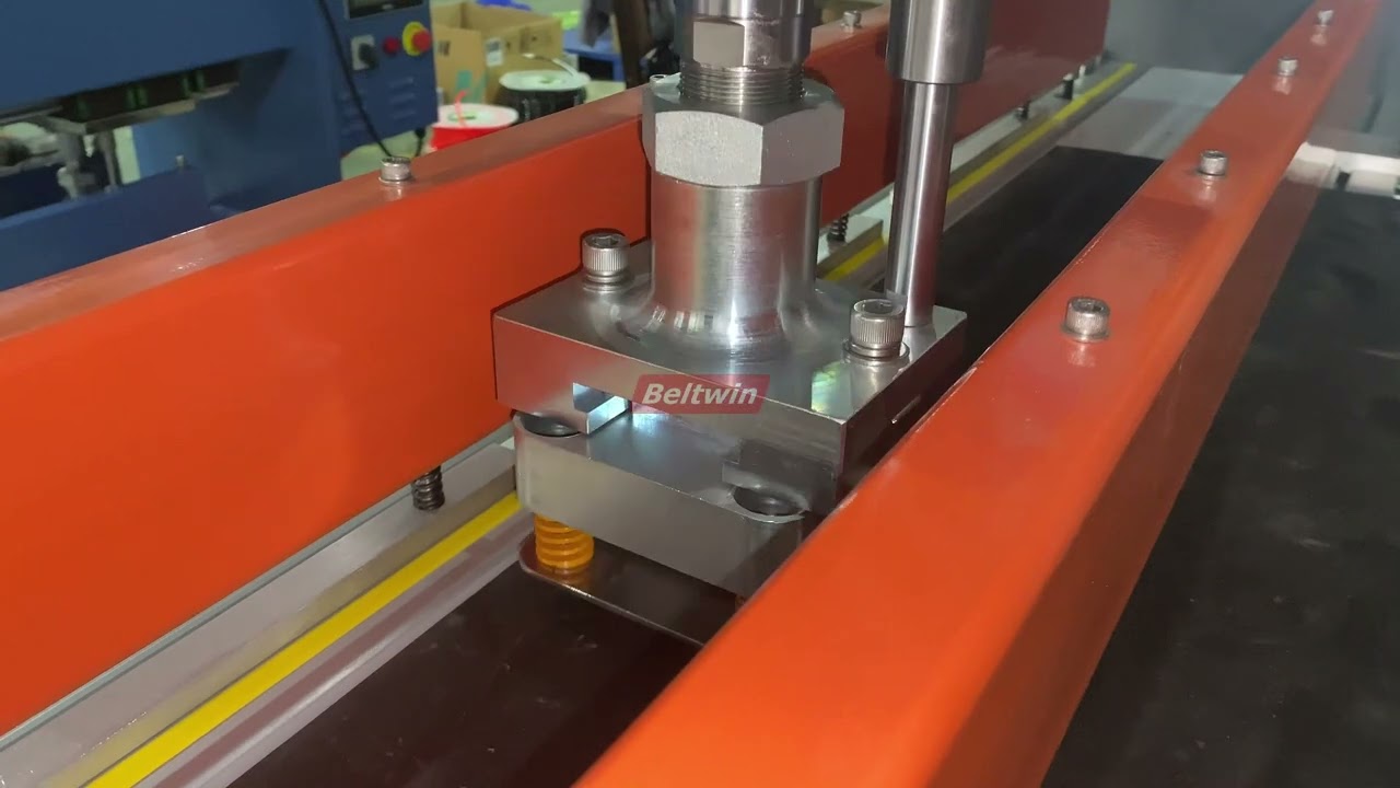 Finger punching on PU printing blanket conveyor belt