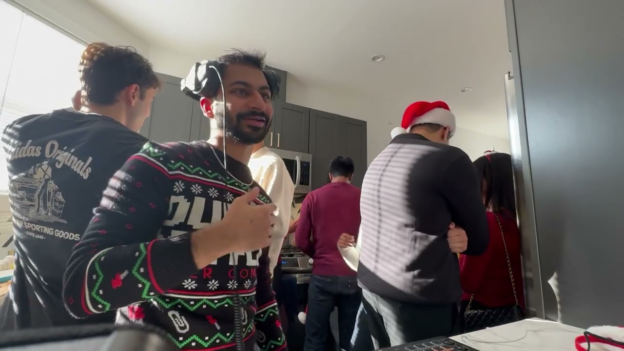 Santacon Set | Bollywood, Latin, House & Groovy Beats | December 2025