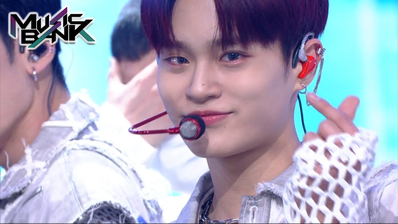 AB6IX(에이비식스) - CLOSE(감아) (Music Bank) | KBS WORLD TV 210507
