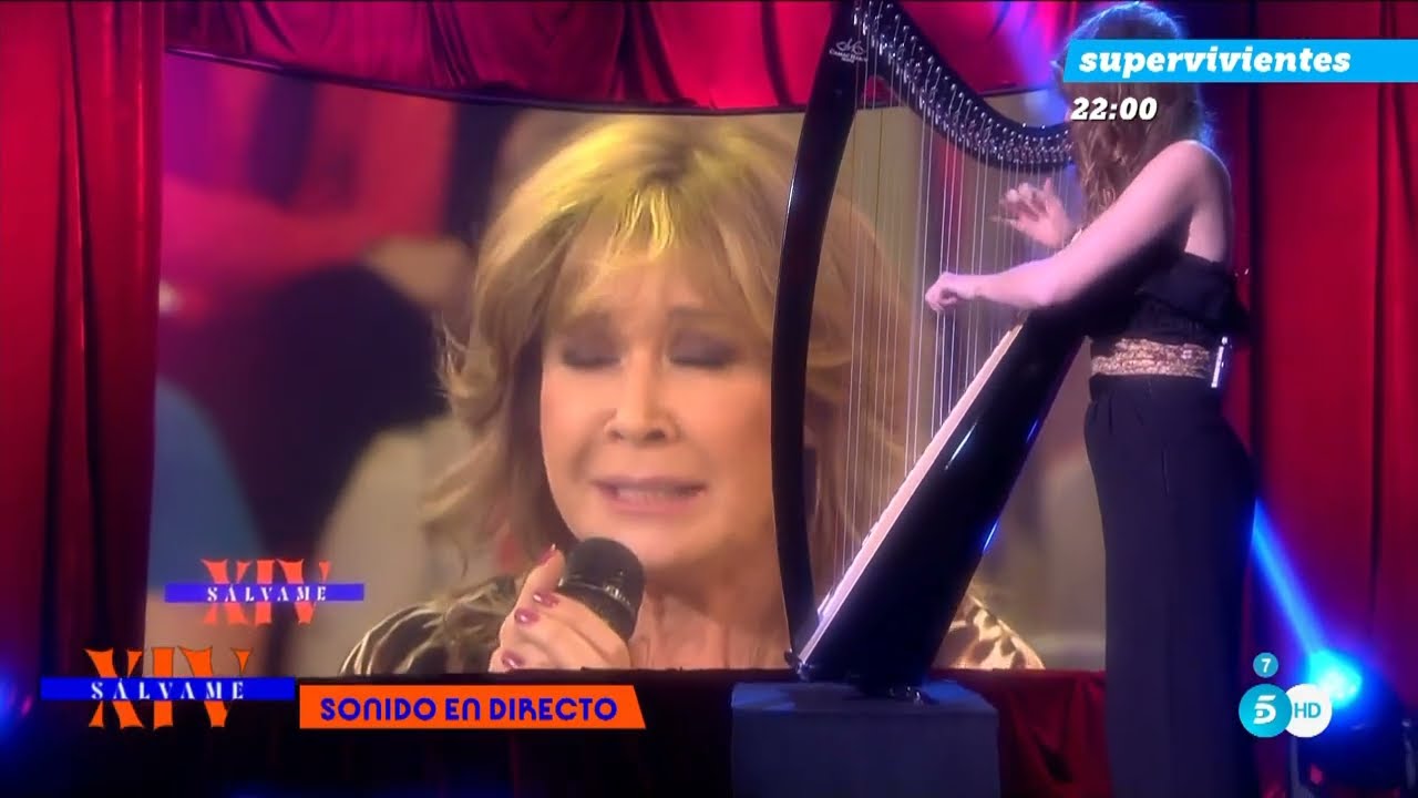 Mila Ximénez y Noémie Delavennat cantando a dúo 