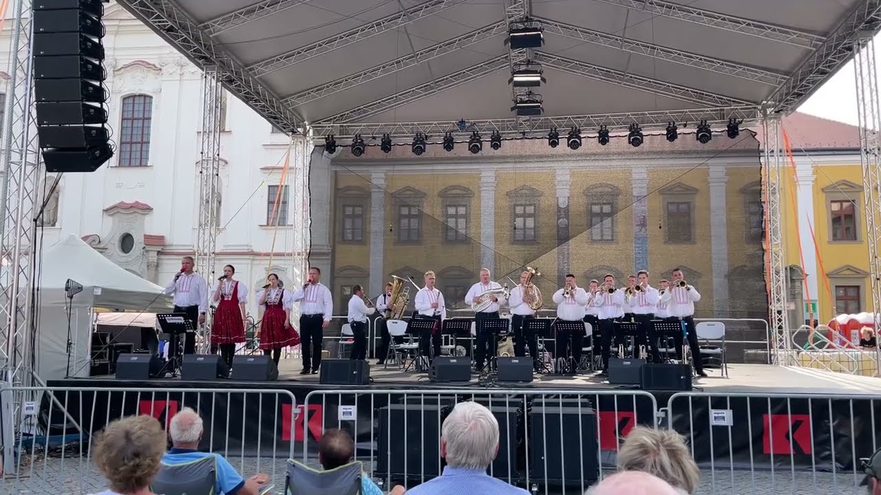 Stř&iacute;brňanka - Javorinkova směs / Slavnosti v&iacute;na Uhersk&eacute; Hradi&scaron;tě 2024
