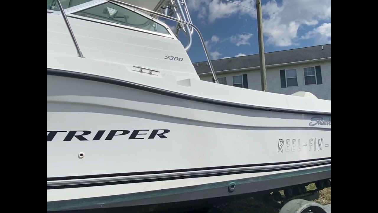 Used 2000 SeaSwirl Striper 2300 Walkaround Boat