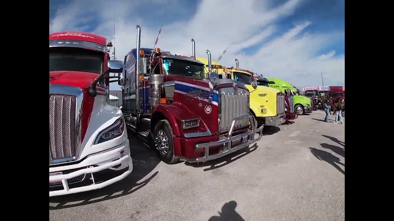 TRACTOCAMIONES KENWORTH #kenworth #truckdriver #mexico #tamaulipas #youtubeshorts #tiktok @YouTube 