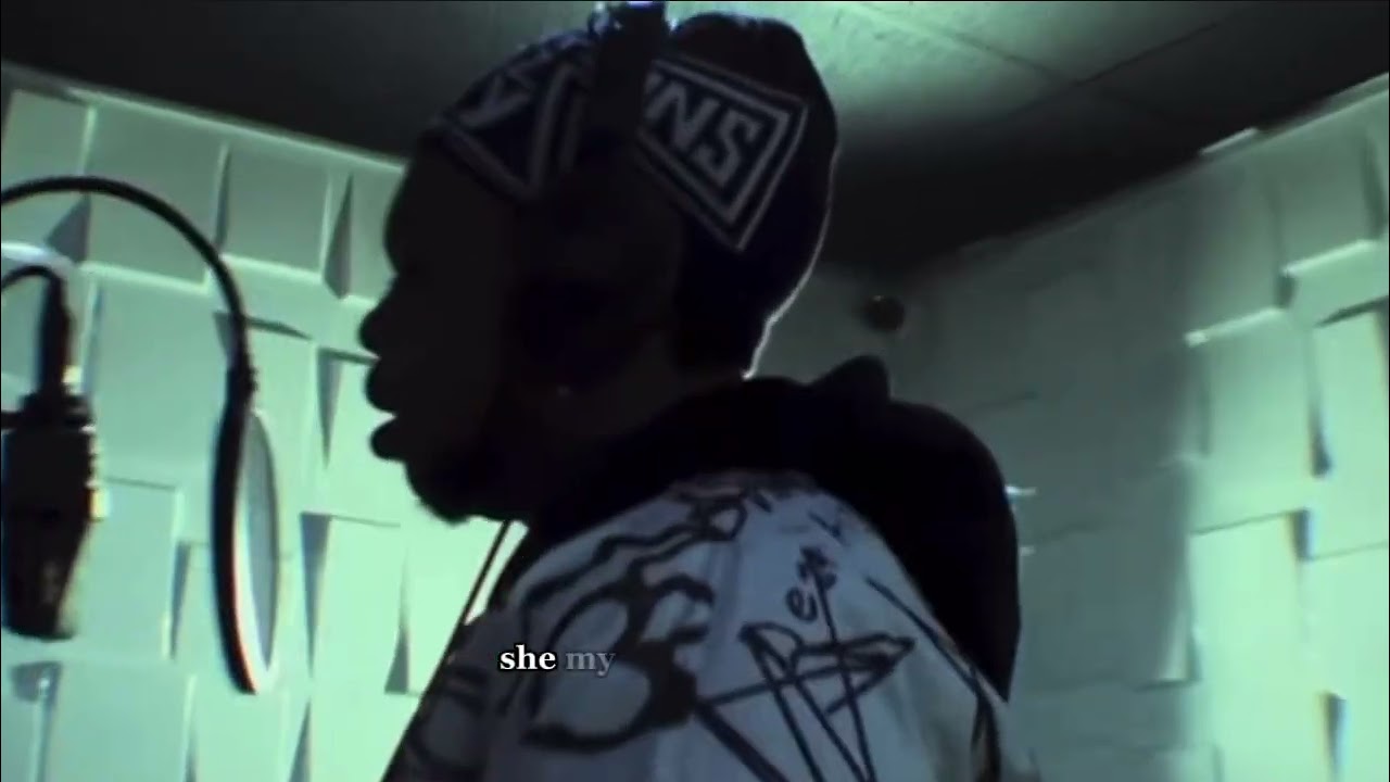 Lil poppa - outta of town bae (official lyric video)