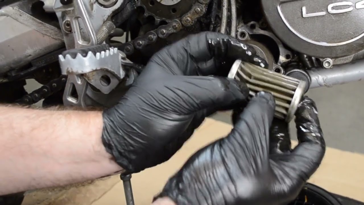 Mischievous Mods Ep. 1 KTM 625 SXC Oil Change