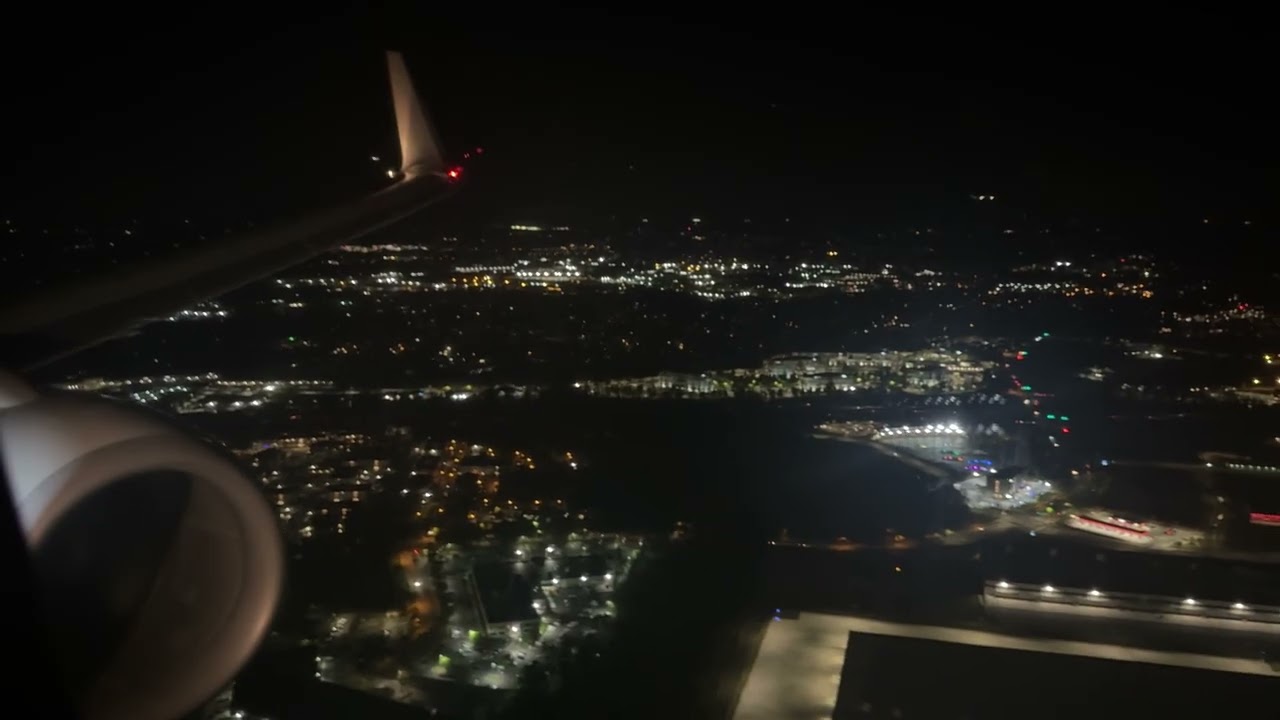 First Class Arrival! American B737-823 landing in Charlotte